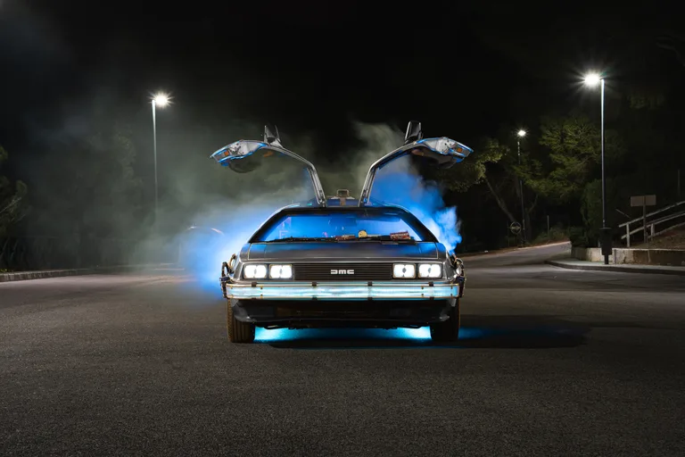 Porque é que o DeLorean do Tempo continua a funcionar 40 anos depois